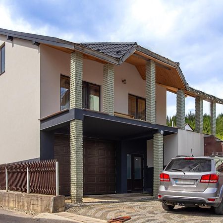 Zeleniy Bir Hotell Bukovel Exteriör bild