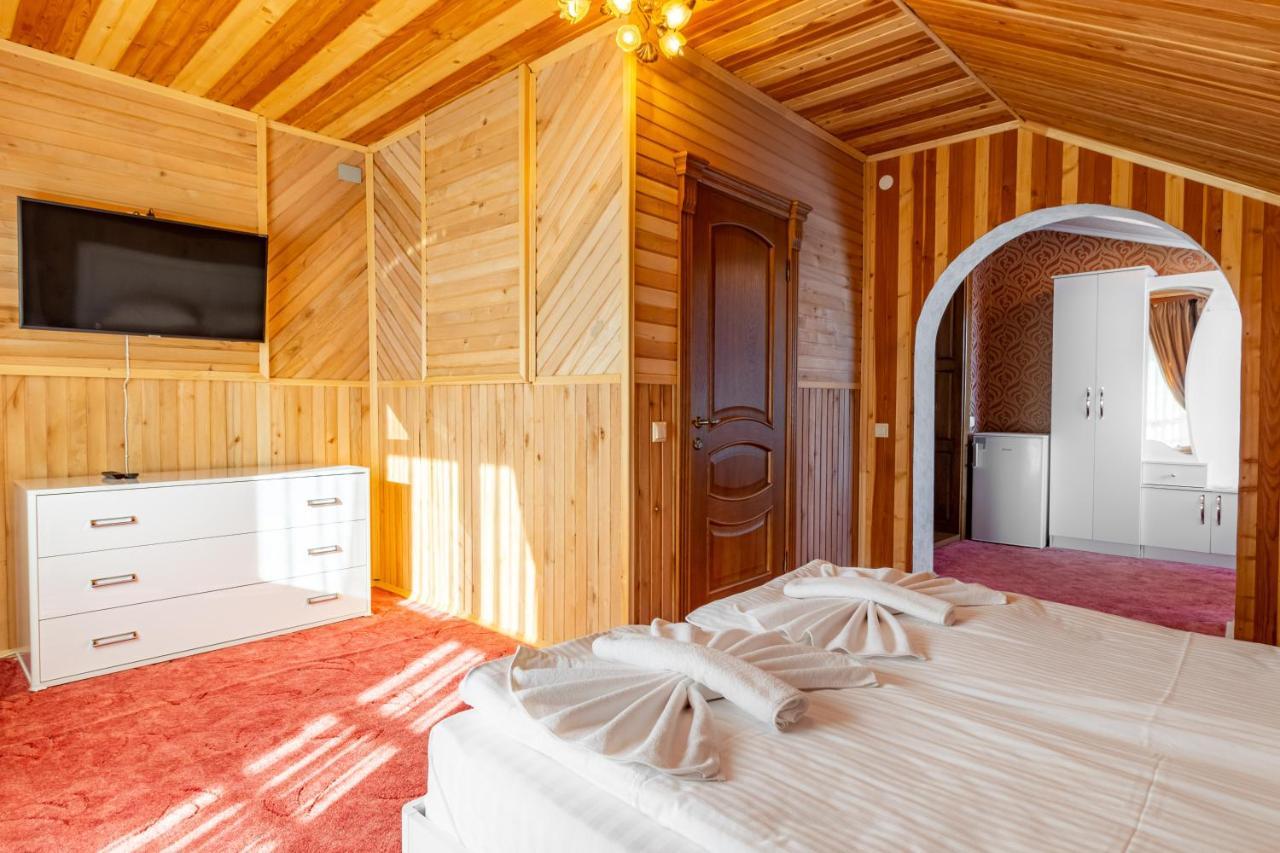 Zeleniy Bir Hotell Bukovel Exteriör bild