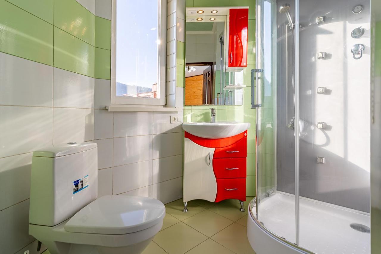 Zeleniy Bir Hotell Bukovel Exteriör bild