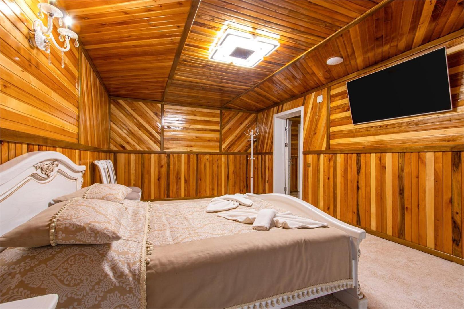 Zeleniy Bir Hotell Bukovel Exteriör bild